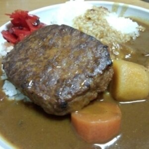 カレーを豪華に♪ハンバーグカレー